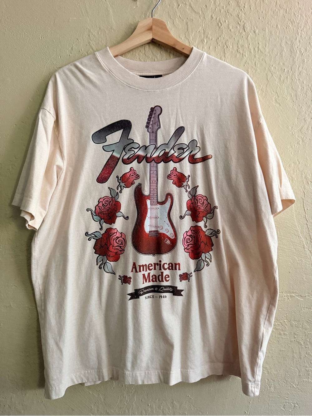 Fender Cream Short-Sleeve Tee with Red Guitar & Rose Graphic